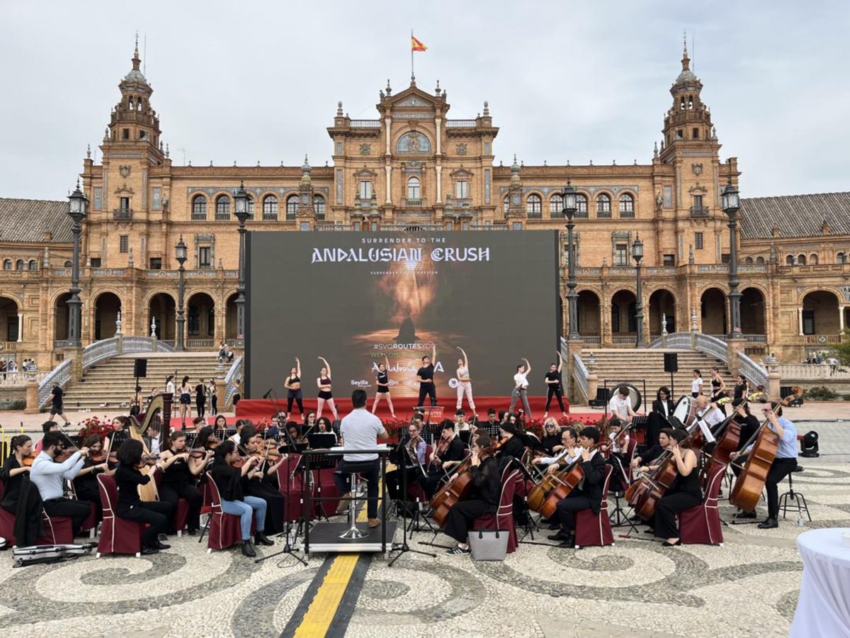 Nuestro lugar de trabajo de hoy es 🔝

#Filarmoniadesevilla
#OFS
#RoutesEurope
#AndalusianCrush
#SVQROUTESYOU