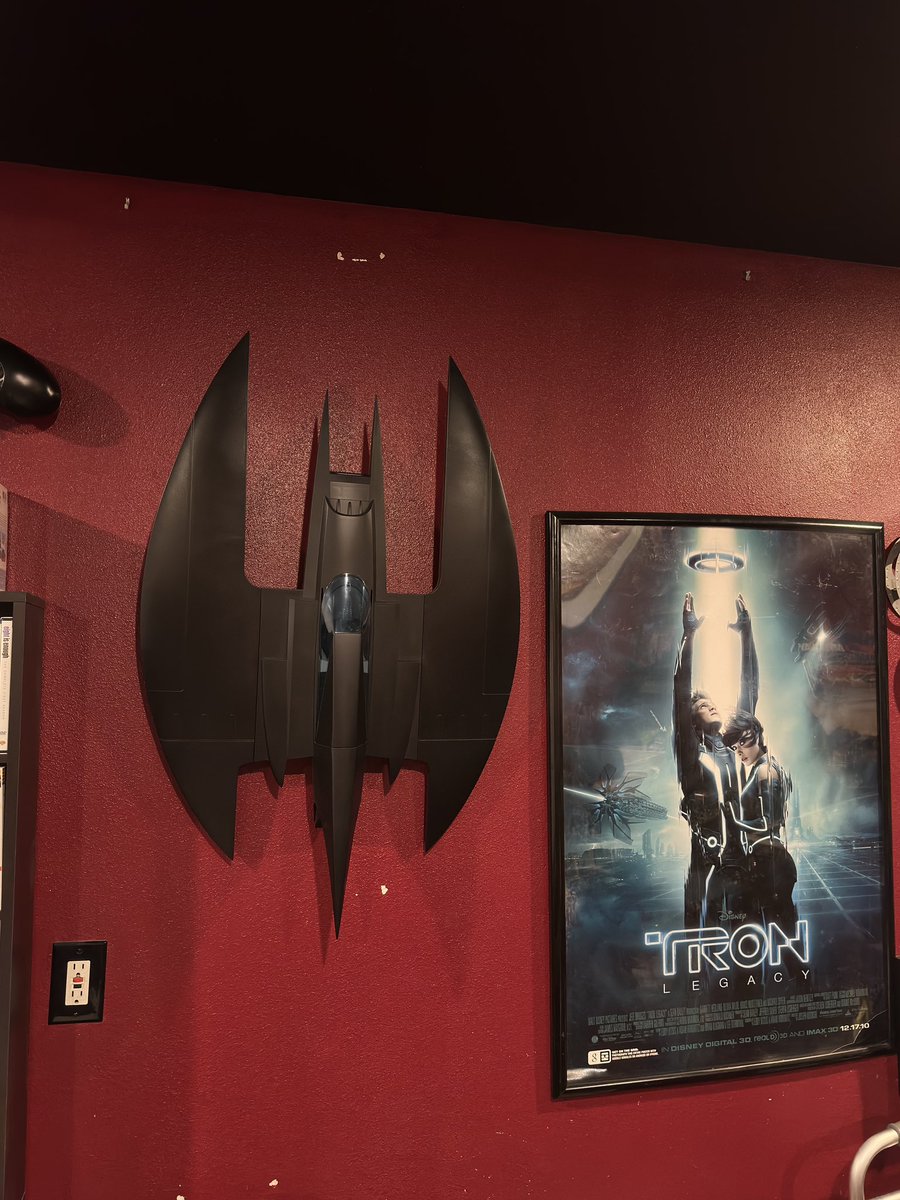 ReviewFischer's tweet image. I hung up my McFarlane Toys #BatmantheAnimatedSeries Batwing in my theatre room today. 
#Batman #BTAS