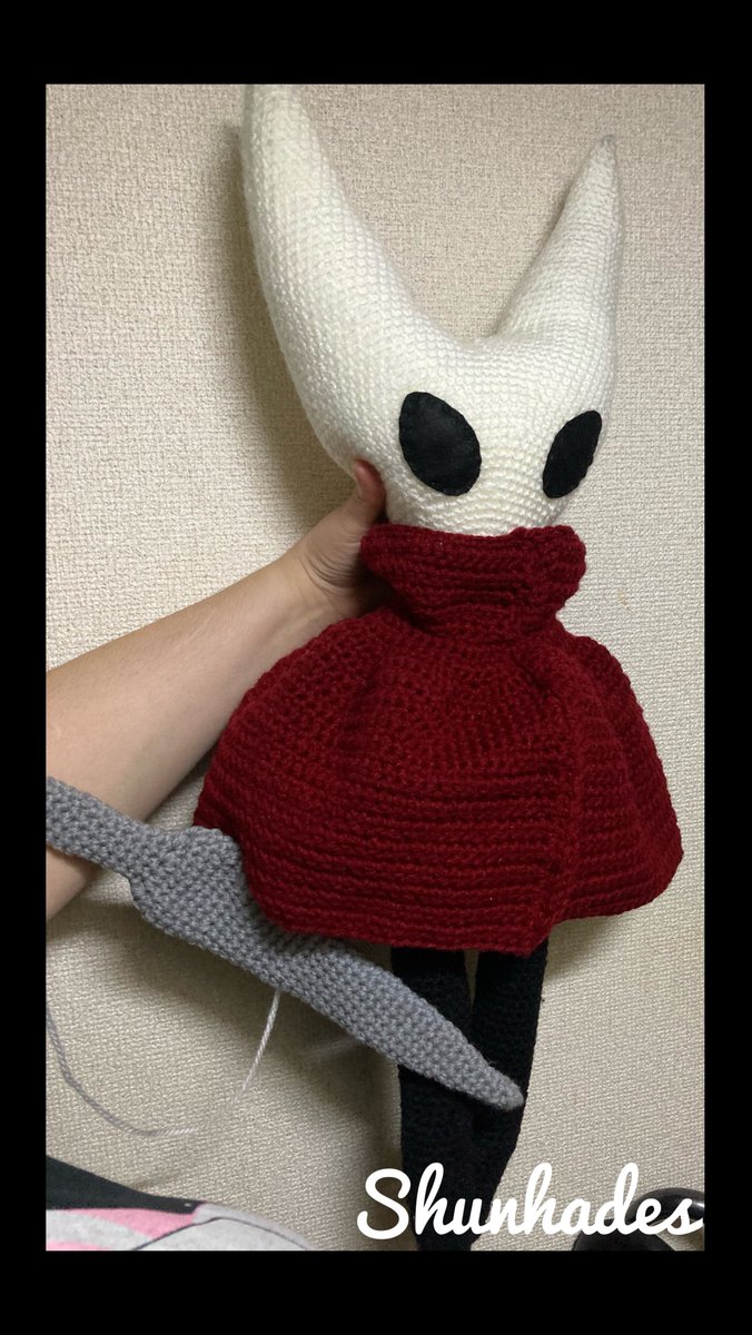 HadesKiddo's tweet photo. Finished #Hornet! She’s so large I could barely fit her into the photo! 🤣
#HollowKnight Hornet Pattern by #Monsterhook on #Etsy / #Raverly
#編みぐるみ #ホロウナイト #crochet #かぎ針編み #VTuber #ENVTuber #Game #ゲーム #amiguruimi #shunhades #瞬ハーデス https://t.co/G4jyqAIoAR