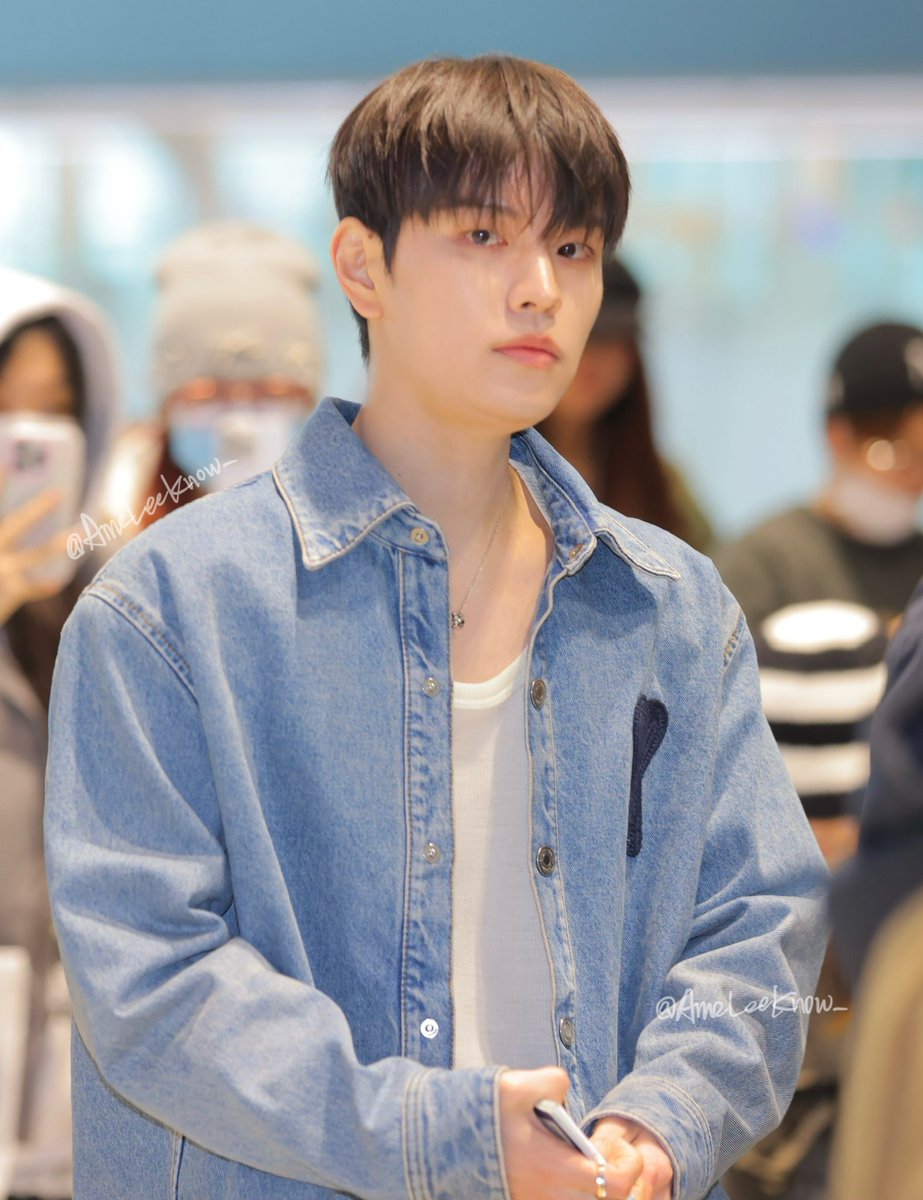 AmeLeeKnow_'s tweet photo. 250304 ICN
-
#Seungmin #승민
#StrayKids #스트레이키즈 https://t.co/bMMzHepBcG