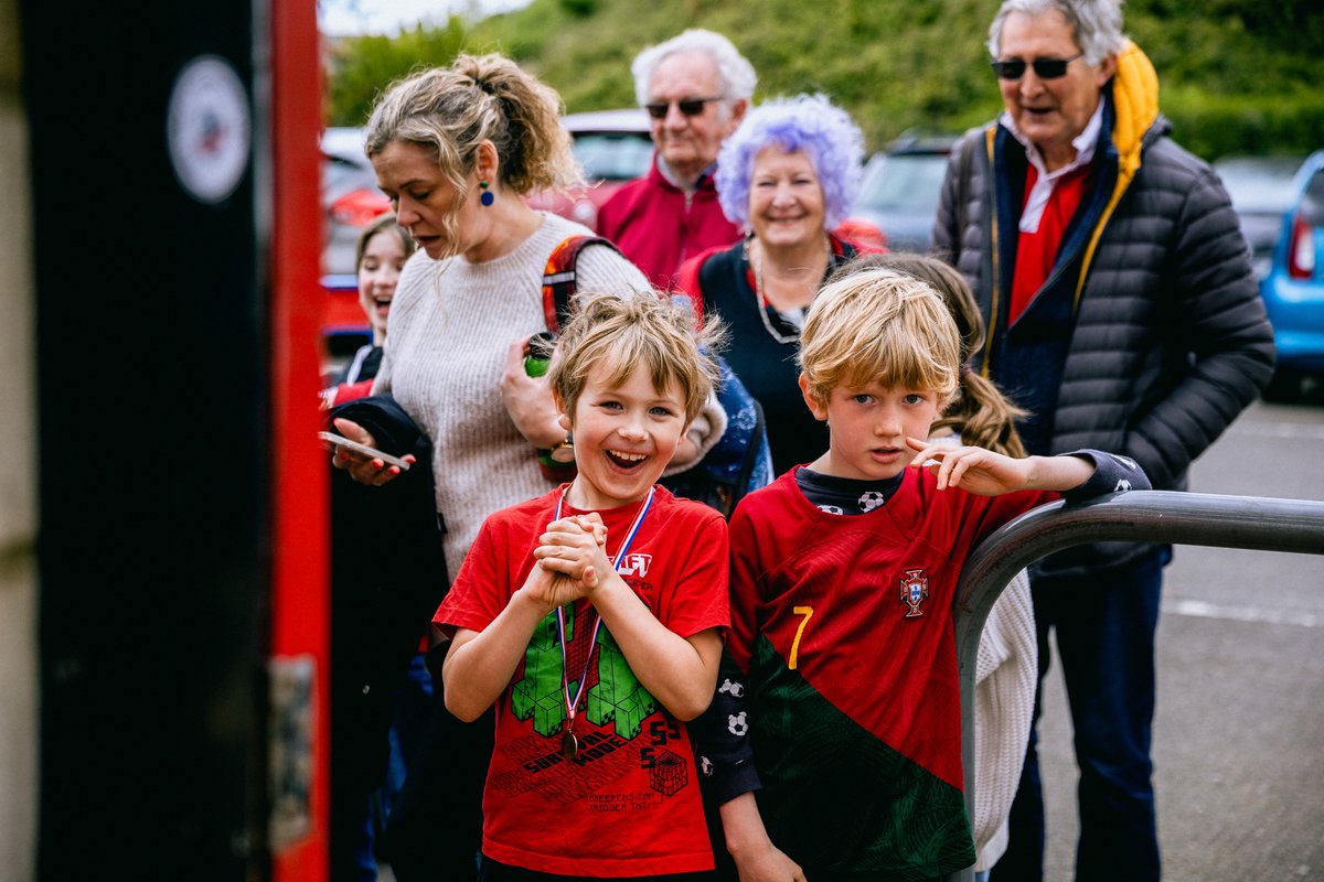 LewesFCWomen's tweet photo. 🚨 FINAL GAME. BIG PARTY. YOU IN?
Lewes FC 🆚 MK Dons
📍The Dripping Pan | 🗓 Sun 27 April
🎶 DJ all day
🥧 Food & drink
🏆 End-of-season awards
⚽ Post-match pitch access
🎟 https://t.co/0CwjMPf240
Let’s end the season in style ❤️🖤
#PartyAtThePan #LewesFC https://t.co/c2Y9vmDhXj