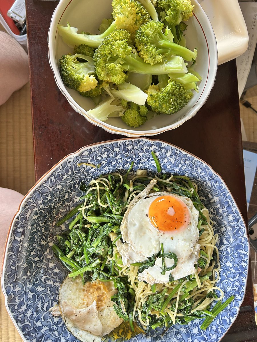inouesingo's tweet photo. 冷蔵庫にある野菜を食べ切るために💦　やっぱパスタ😅 https://t.co/Upx9PTmLQB