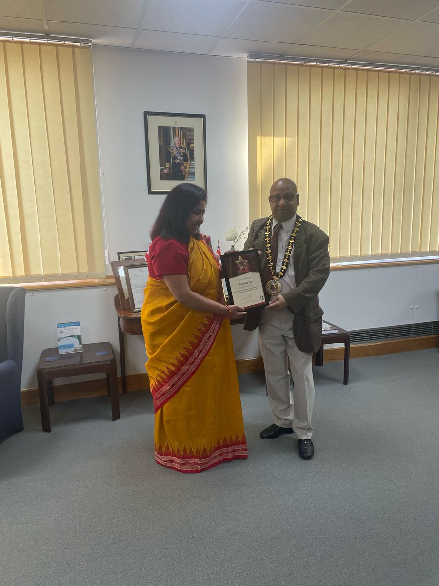 Kala The Arts (@kalathearts) on Twitter photo Arts and culture award from the Mayor of Basingstoke Cllr Dan Putty <a href="/LoveBstoke/">Love Basingstoke</a> <a href="/BasingstokeGov/">Basingstoke Council</a> <a href="/BasGazette/">Basingstoke Gazette</a> Arts and culture award from the Mayor of Basingstoke Cllr Dan Putty <a href="/LoveBstoke/">Love Basingstoke</a> <a href="/BasingstokeGov/">Basingstoke Council</a> <a href="/BasGazette/">Basingstoke Gazette</a>