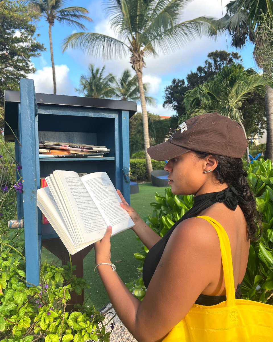 DiviResorts's tweet image. Did you know that just 6 minutes of reading can reduce stress by up to 68%? 

At our resorts we have Little Free Libraries that are stocked with great reads for all ages. Take one, leave one, and share the joy of reading.

#LibraryWeek #WellnessWednesday