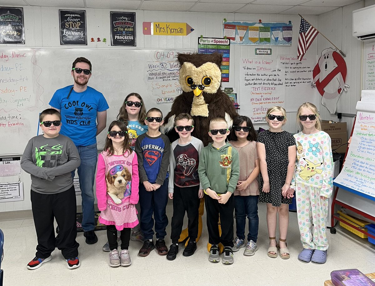 BelgradeStBank's tweet photo. We had such a blast today at Richwoods R-7 Wildcats for Teach Kids to Save! 😎🦉💰

#TeachChildrenToSave #FinancialLiteracyMonth #TCTS #TheOtherLiteracy #CoolOwlKids https://t.co/4g7D0UB6g4