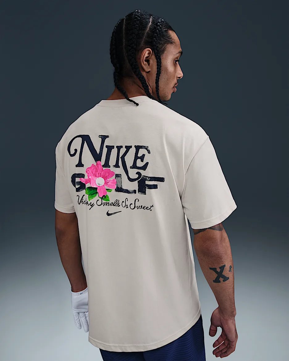 FitThemAll's tweet photo. Restock du t-shirt Nike « Flower Golf » 🌸🌺☀️ 

Lien: https://t.co/4fwJtLpMHQ https://t.co/zTt8P4zW3j