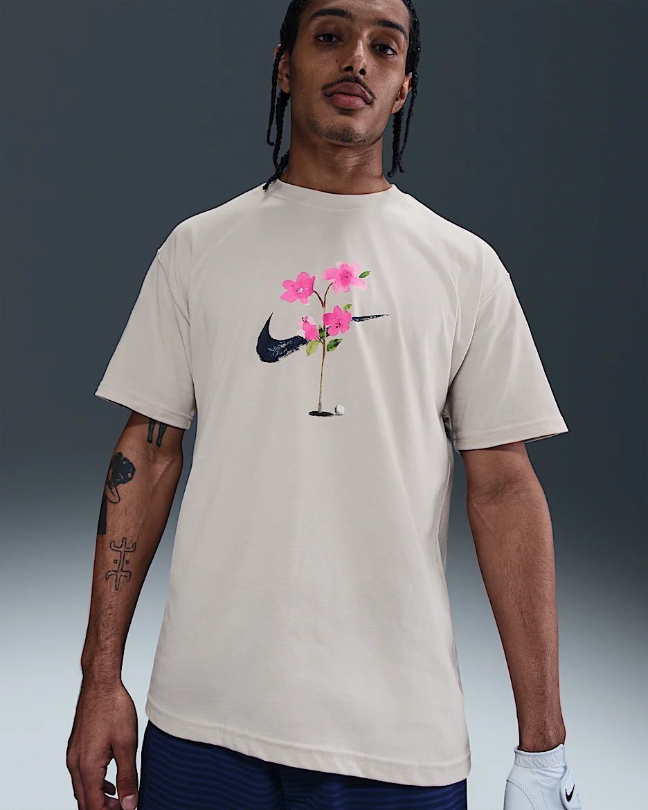 FitThemAll's tweet photo. Restock du t-shirt Nike « Flower Golf » 🌸🌺☀️ 

Lien: https://t.co/4fwJtLpMHQ https://t.co/zTt8P4zW3j