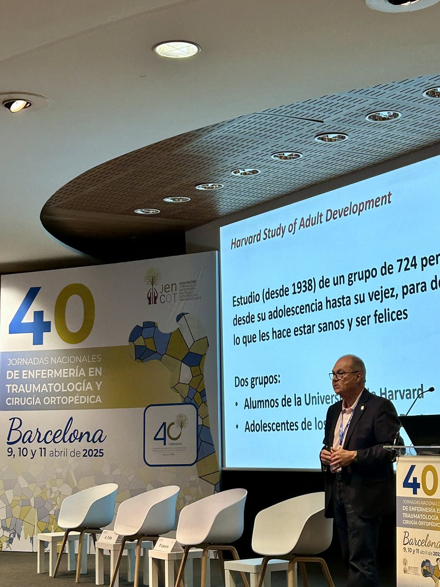 Nadiacaap's tweet photo. 40JEN COT Actualizando conocimientos y aprendiendo de grandes profesionales. 
@JENCOT_oficial @vallhebron @janedor009 
#enfermeraanestesiavallhebron https://t.co/GcSFMahQrM