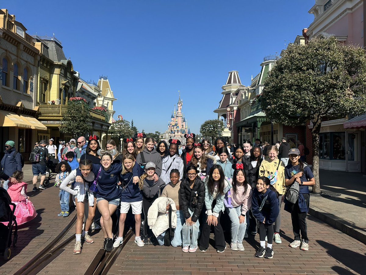 Eltham College Netball tweet media