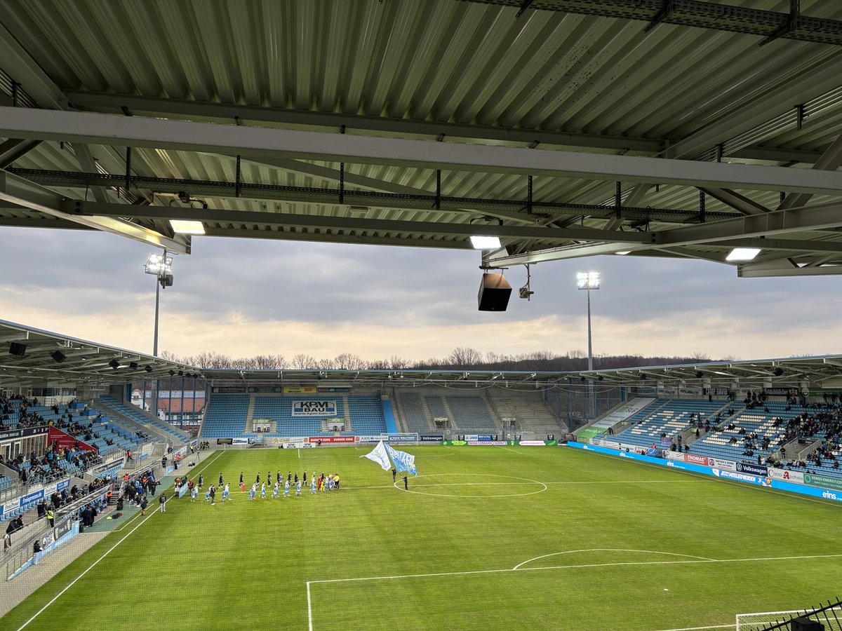 Flutlicht an! Das Spiel kann beginnen 🩵🩵🩵