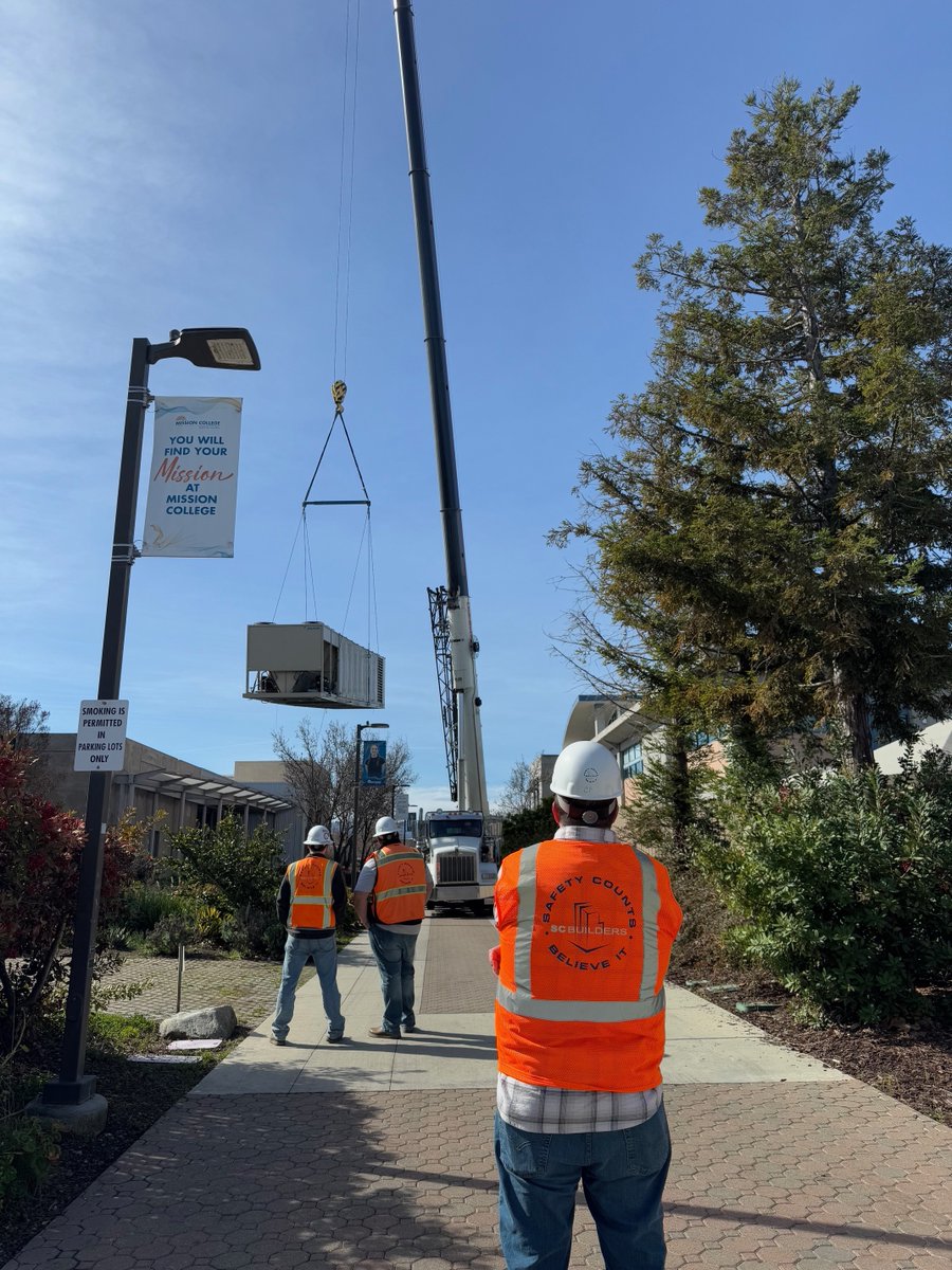 scbuildersinc_'s tweet photo. SC Builders is happy to be working with Mission College on their new Library. We recently performed crane picks for their new mechanical units. Proud to be part of this impactful project for the College!
#highereducation #construction #cranepick https://t.co/MIL7Z88wG6