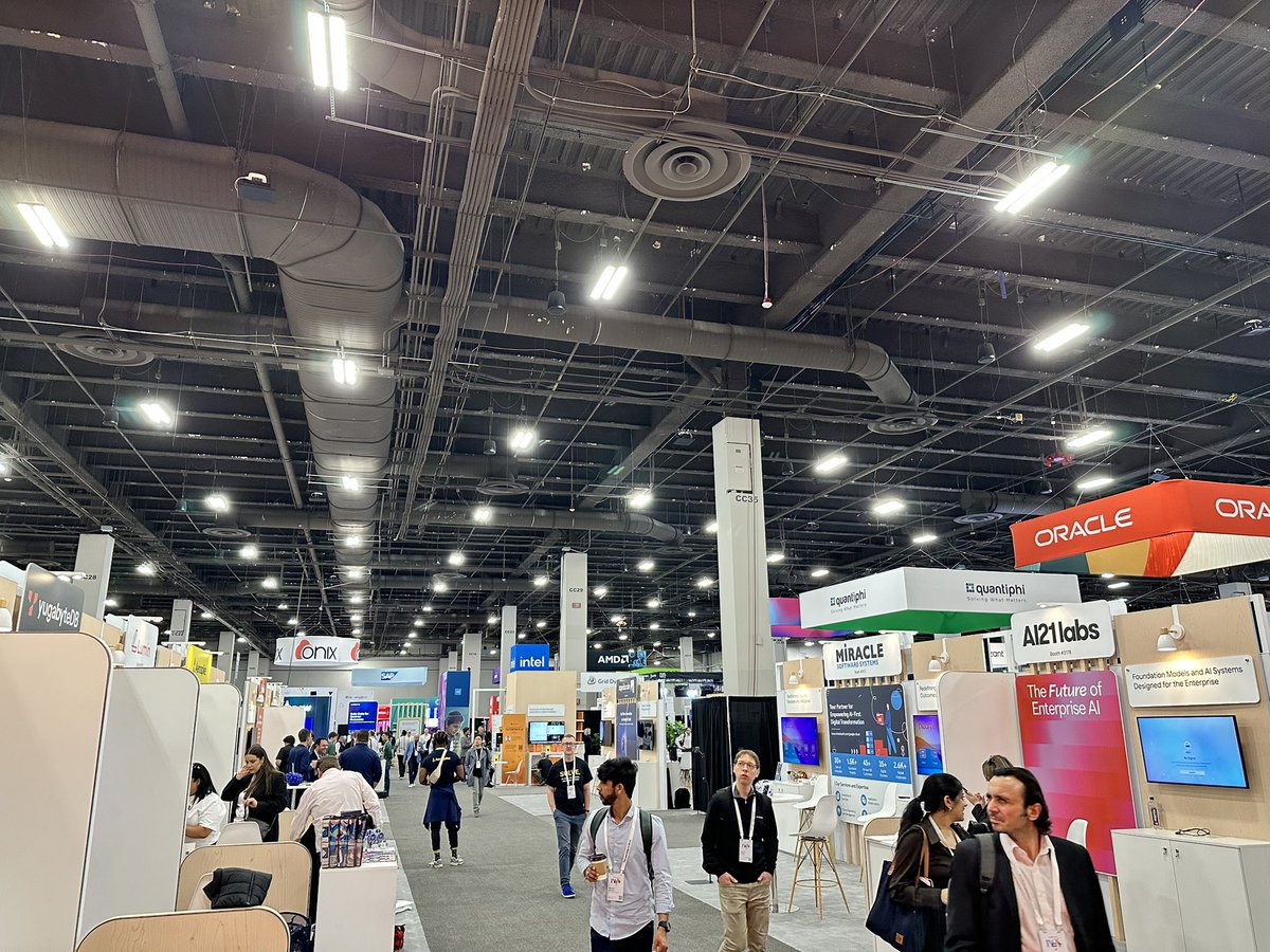 josejandux's tweet photo. Grateful to be at Google Cloud Next 2025 this week — exploring the future of AI, cloud, and education innovation.
Excited to bring back insights and inspiration to keep building forward!
#GoogleCloudNext25 #EdTech #DigitalTransformation #LatinxInTech #EdudigitalAI https://t.co/Wx2txcFahw