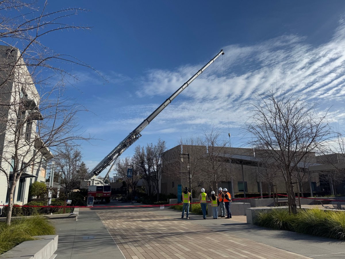 scbuildersinc_'s tweet photo. SC Builders is happy to be working with Mission College on their new Library. We recently performed crane picks for their new mechanical units. Proud to be part of this impactful project for the College!
#highereducation #construction #cranepick https://t.co/MIL7Z88wG6