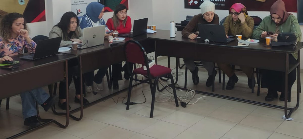 TrabzonArge's tweet photo. Müdürlüğümüzce yürütülen #HOPO ve #GençGirişim projelerinin Değerlendirici Eğitimi tamamlanmıştır..Bizlere gönüllü olarak destek veren öğretmenlerimize teşekkür ederiz.
@tcmeb
@Yusuf__Tekin
@Trabzon_MEM
@hasan_uygun91
#YaratıcıZihinlerinBuluşmaNoktası
#TrabzonProjePlatformu https://t.co/2mXBakTA8U
