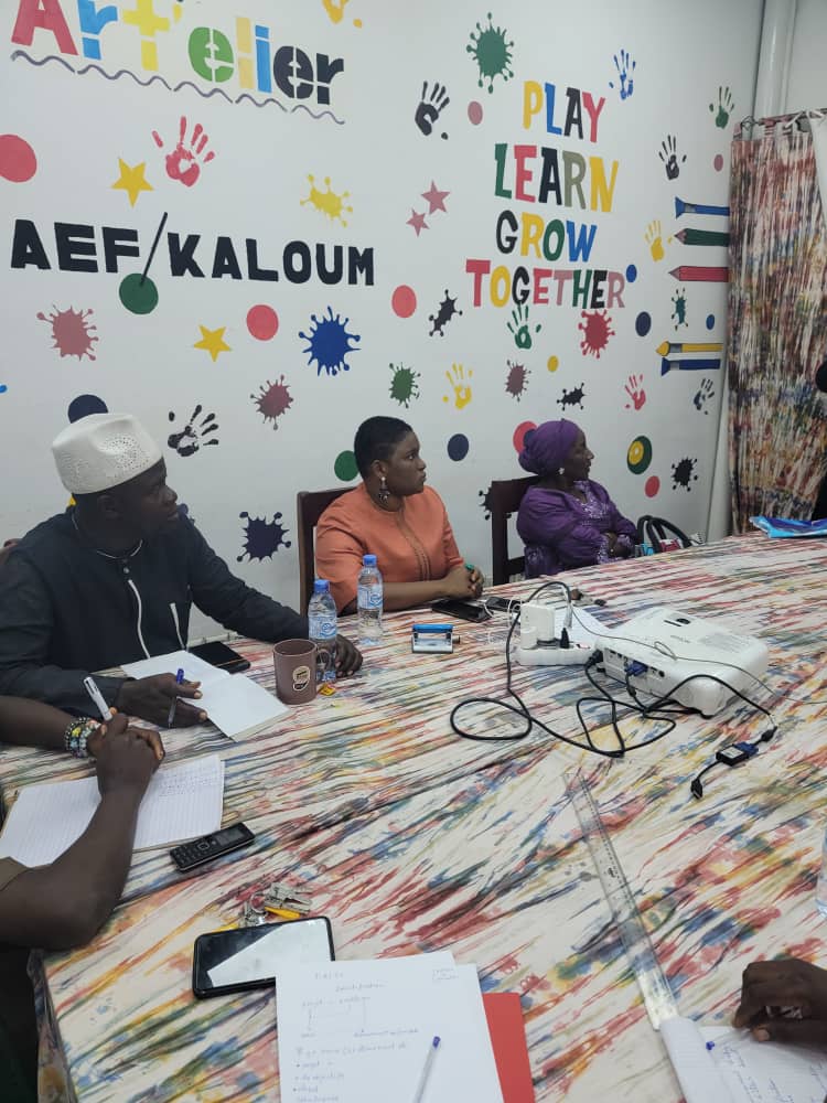 daoudab32's tweet photo. Merci au CAEF de Kaloum pour une belle collaboration !
Les 8 et 9 Avril, le cabinet CECAD a animé une formation enrichissante en management stratégique.
Des participants engagés et des échanges fructueux pour construire l'avenir ! 💼📈 #ManagementStratégique #CECAD #CAEF https://t.co/RXySENwFEz