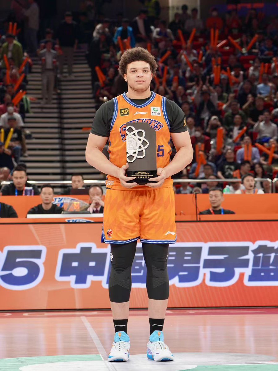 zinzy_js's tweet photo. Former Grizzlies player Kenneth Lofton Jr just won the CBA MVP with the Shanghai Sharks

24.4 PTS
12.4 REB
6.4 AST
1.6 STL
0.7 BLK
59% FGM
33% 3PM
75% FTM
31.4 MPG

4x 40+ point games
14x 30+ point games
28x double-doubles
3x triple-doubles

Does he deserve a spot in the league? https://t.co/N2B1alpilR