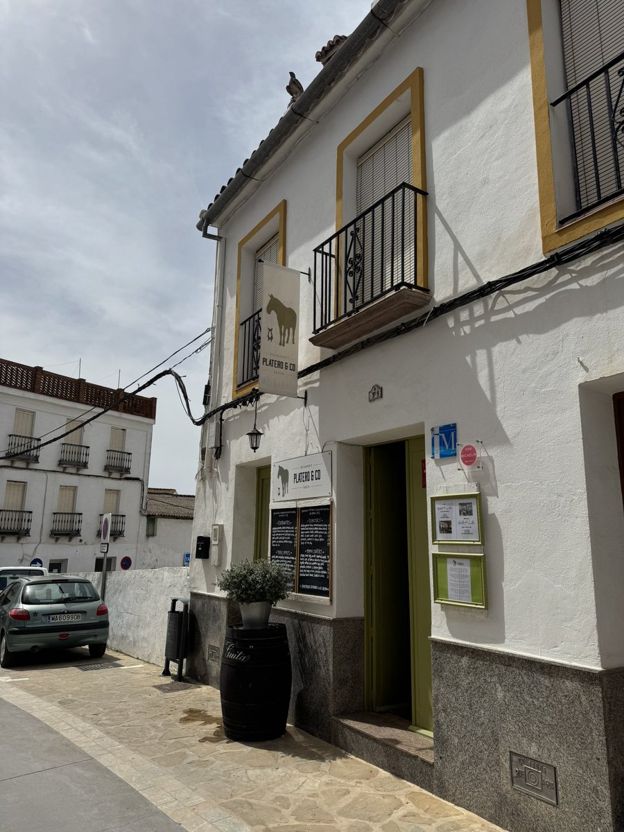 AndersBerlin's tweet photo. Today I went to Gaucín, Spain: Its a village with 1600 people up in the mountains. What’s interesting about it is that it has a guide Michelin resturant that’s affordable. Starters is 7-11 euros and main course 19-26 euros. https://t.co/telD8aZWpB