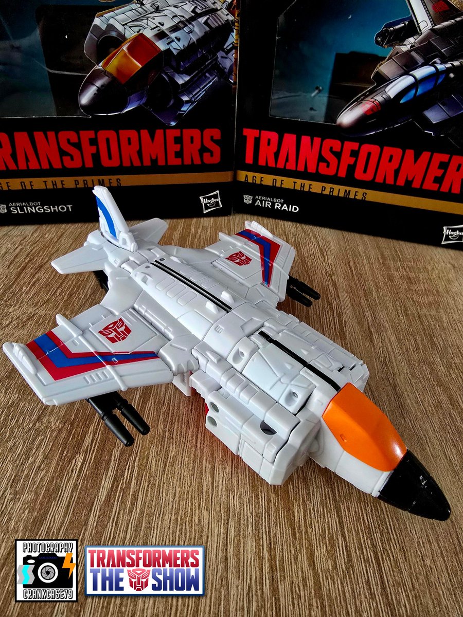 Andy_TFtheShow's tweet photo. "We have the need, the need for speed!"
Transformers Age Of The Primes Aerialbot Air Raid and Slingshot.
#transformers #transformerstheshow #toyphotography #hasbro #ageoftheprimes #toycollectors #G1 #cybertron #Aerialbot #Slingshot #AirRaid #combiner https://t.co/z4jo1FwcLs