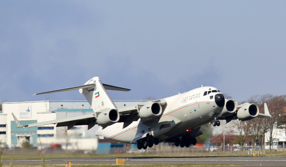 frantic_gold's tweet photo. Some more variety from Prestwick today #avgeek #SpottingFromTheMound
Kuwait Airforce #C17 #KAF342 as #KAF3203
Scottish Air Ambulance #EC35 #GSPHU
Slagboom & Peeters Aerial Photography #C550 #PHSVZ
Skyhook Helicopter’s #H125 #GKLCK aka Kermit https://t.co/17UgPcTo3B