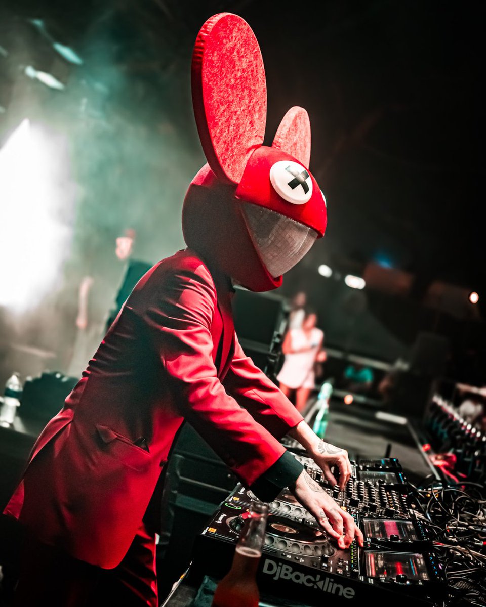 mau5trap's tweet photo. ultra 2025 was rewarded with all the cheese 🪤

@deadmau5 got a lil retro5pective with all the classics and that signature mau5 energy. who caught the mau5 takeover in miami last week?? https://t.co/e1qIBuLA4i