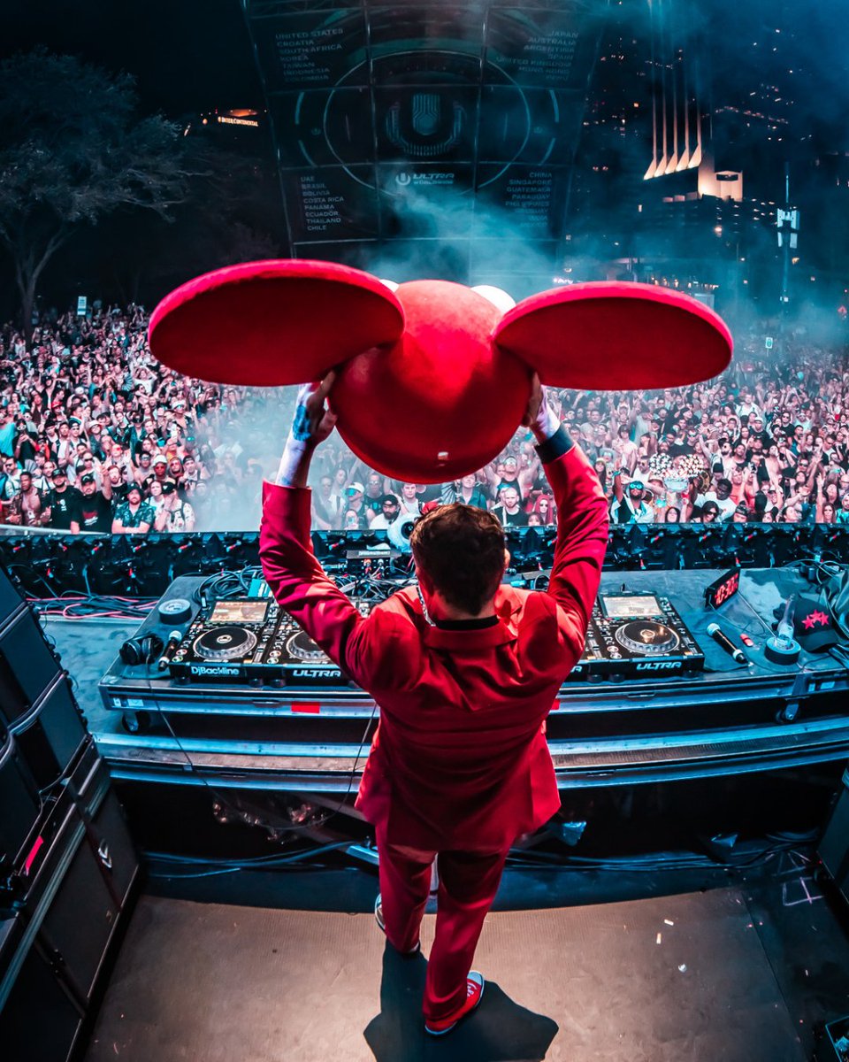 mau5trap's tweet photo. ultra 2025 was rewarded with all the cheese 🪤

@deadmau5 got a lil retro5pective with all the classics and that signature mau5 energy. who caught the mau5 takeover in miami last week?? https://t.co/e1qIBuLA4i