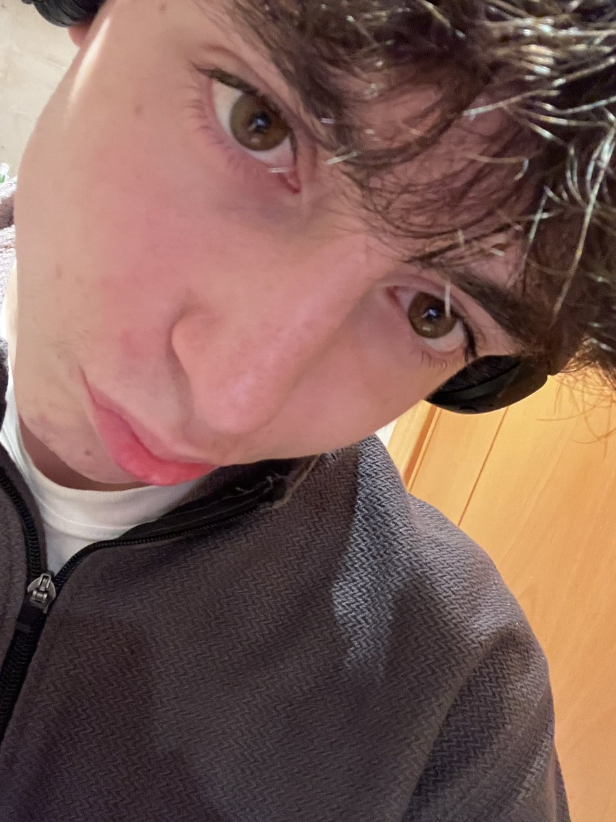 yaoiphag's tweet image. second anisd cause this one feels depressing and i wanted to use this pics  #anisd