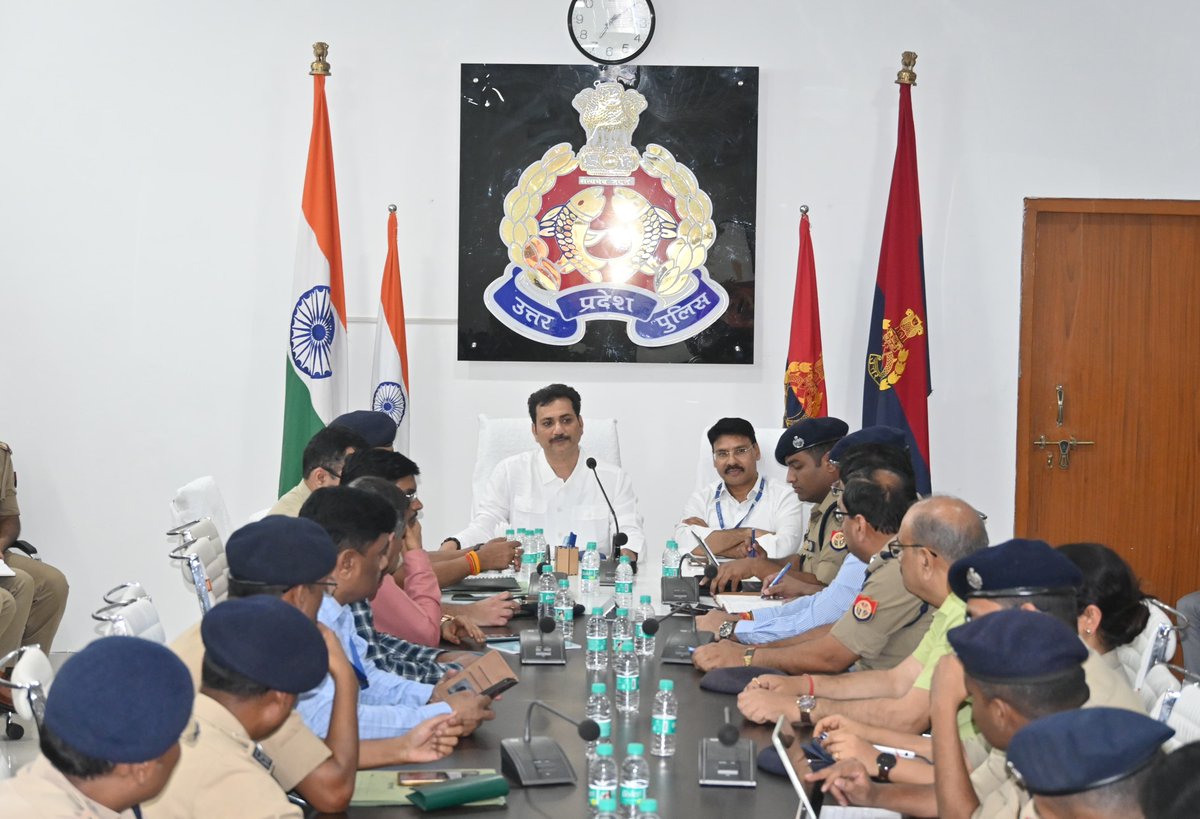 POLICE COMMISSIONERATE VARANASI tweet media