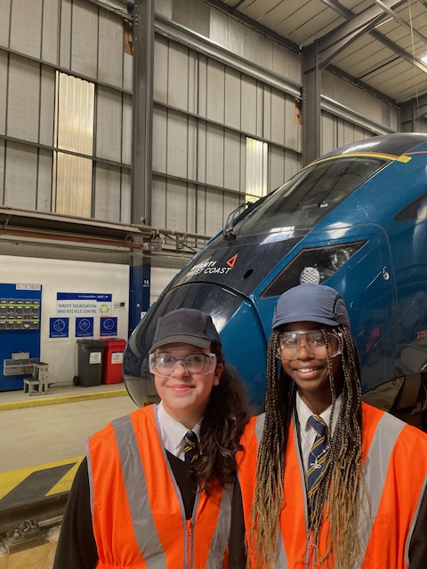HeartCRP's tweet image. Alstom welcomed Avon Valley school for a STEM visit to Oxley Depot. With staff shortages in the rail industry and engineering posts across many sectors, we hope these trips inspire the next generation to consider this career path.
#communityrailnetwork #stemcareers #engineering