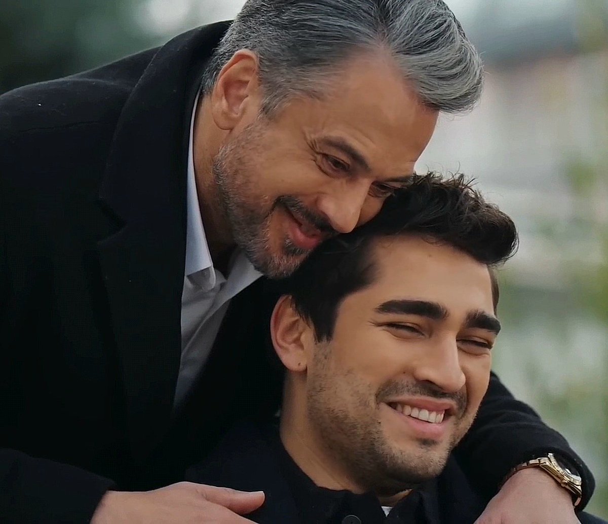 eliekhalil5's tweet photo. On a scale of 1 to 10 how gorgeous are we? 🧿 #OrFer👨👦
#YalıÇapkını #SeyFer #OrGül #MertRamazanDemir #EmreAltuğ #AfRam #GözEm https://t.co/Sz7dbwb4iO
