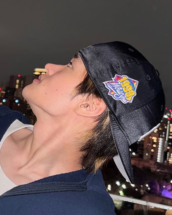 2ohee_'s tweet photo. 소히 싸인에 본인 시그니처 점까지 그렸더𖤐ˊ˗ https://t.co/5zQvZAjC5t