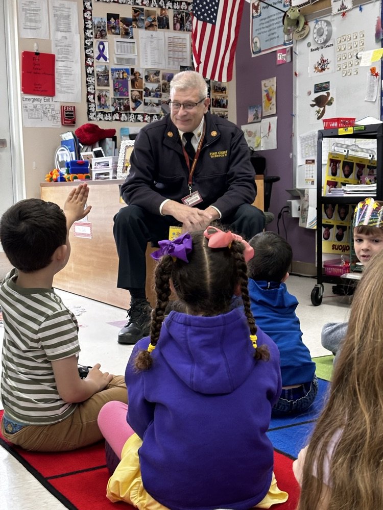 Pocasset School is welcoming guest readers all this week as the children celebrate Reading Week.  Tiverton’s Fire Chief read to Kindergarten! Members of Tiverton’s Police Dept read to First Graders!