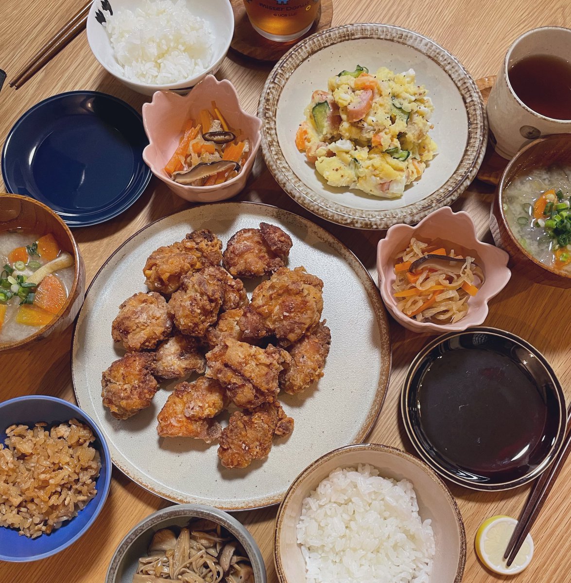 こんばんは🌛

今日は唐揚げと新じゃがで作ったポテトサラダを食べました( ᴖ ̫ᴖ )🎶

水曜日、お疲れ様でした🌸

#おうちごはん 
#お腹ペコリン部 #やっと水曜日