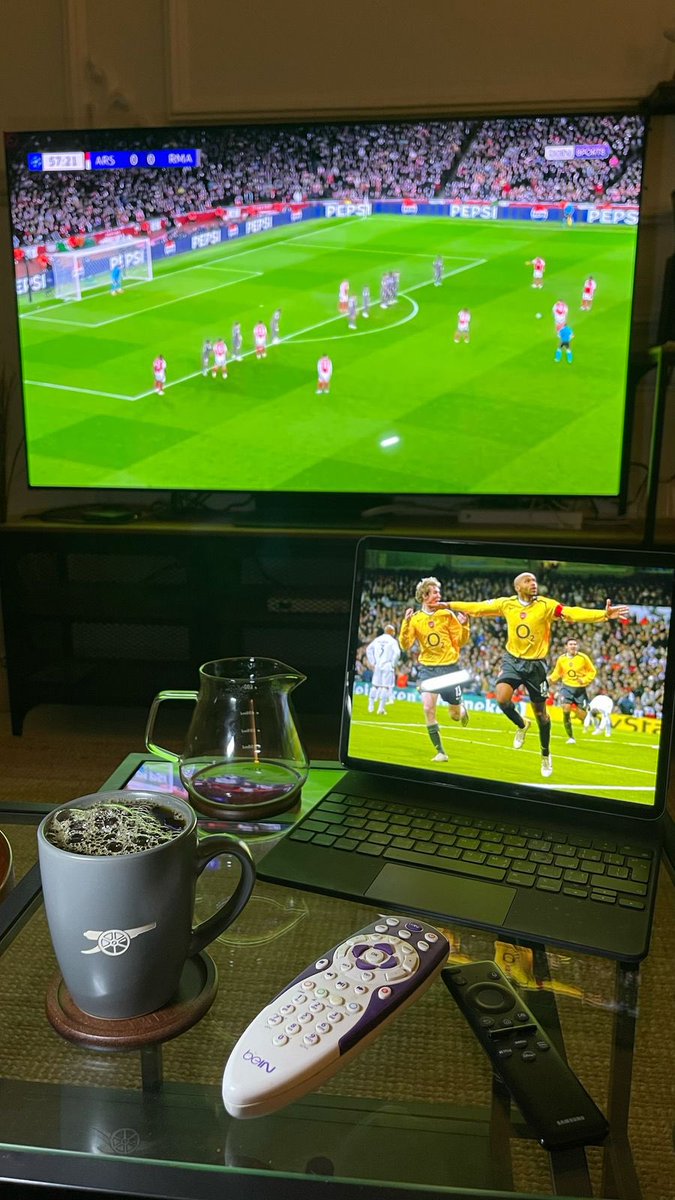 كوب ارسنال 🤩♥️

صورة من التقاطة أحد العملاء لأجواء مشاهدة سهرة الابطال 😍

- للطلب :
momentfootball.store