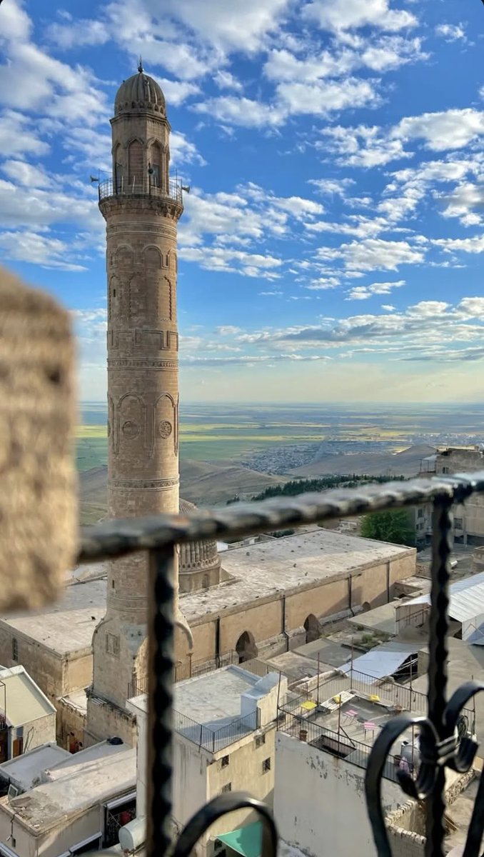 Ne olduğunu bilmediğim bir umudum var hala