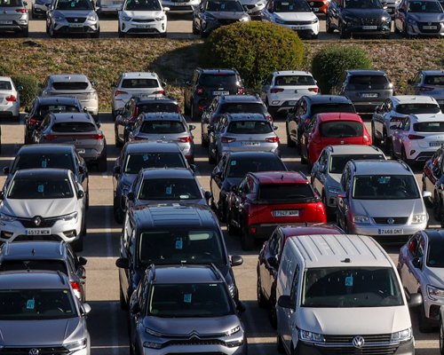 circuitodejerez's tweet photo. Ya a la venta las entradas del parking ‘B’ (coches) para el GP Estrella Galicia 0’0 de España 2025.
¡Plazas limitadas! ¡Asegura tu plaza!
+ de 6.000 plazas vigiladas en parking privado
Acceso ágil, controlado y con reserva anticipada online.
 https://t.co/gVCNr1yNnb
#busforfun https://t.co/1Uzv1Z2wTQ