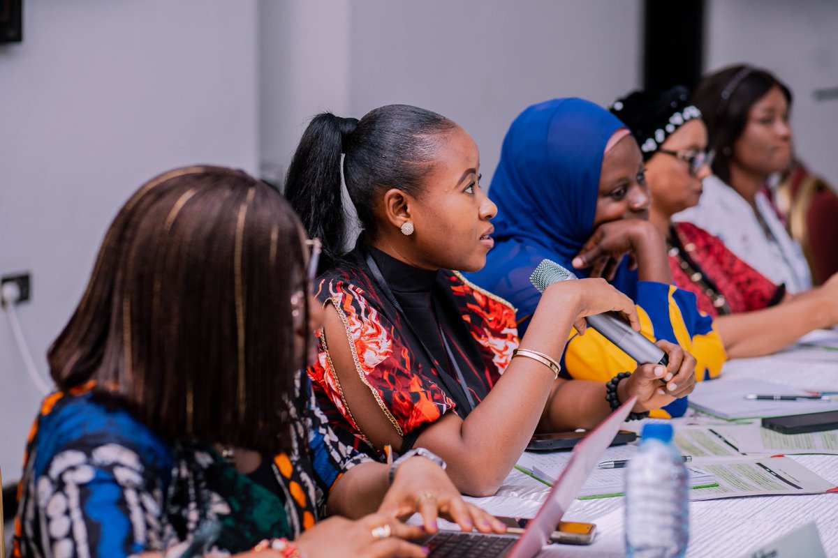 WSoyinkaCentre's tweet photo. #ICYMI: The 6th #ReportWomen #FRLP Fellowship has begun with a 3-day training in Lagos. 12 female reporters from 12 newsrooms are now on a 6-month journey to strengthen their leadership, investigative journalism and women-focused storytelling.
Read more: https://t.co/IflTIBHa0V https://t.co/zf4BSZmYcr