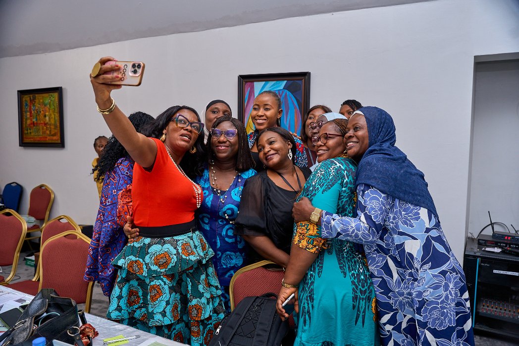 WSoyinkaCentre's tweet photo. #ICYMI: The 6th #ReportWomen #FRLP Fellowship has begun with a 3-day training in Lagos. 12 female reporters from 12 newsrooms are now on a 6-month journey to strengthen their leadership, investigative journalism and women-focused storytelling.
Read more: https://t.co/IflTIBHa0V https://t.co/zf4BSZmYcr