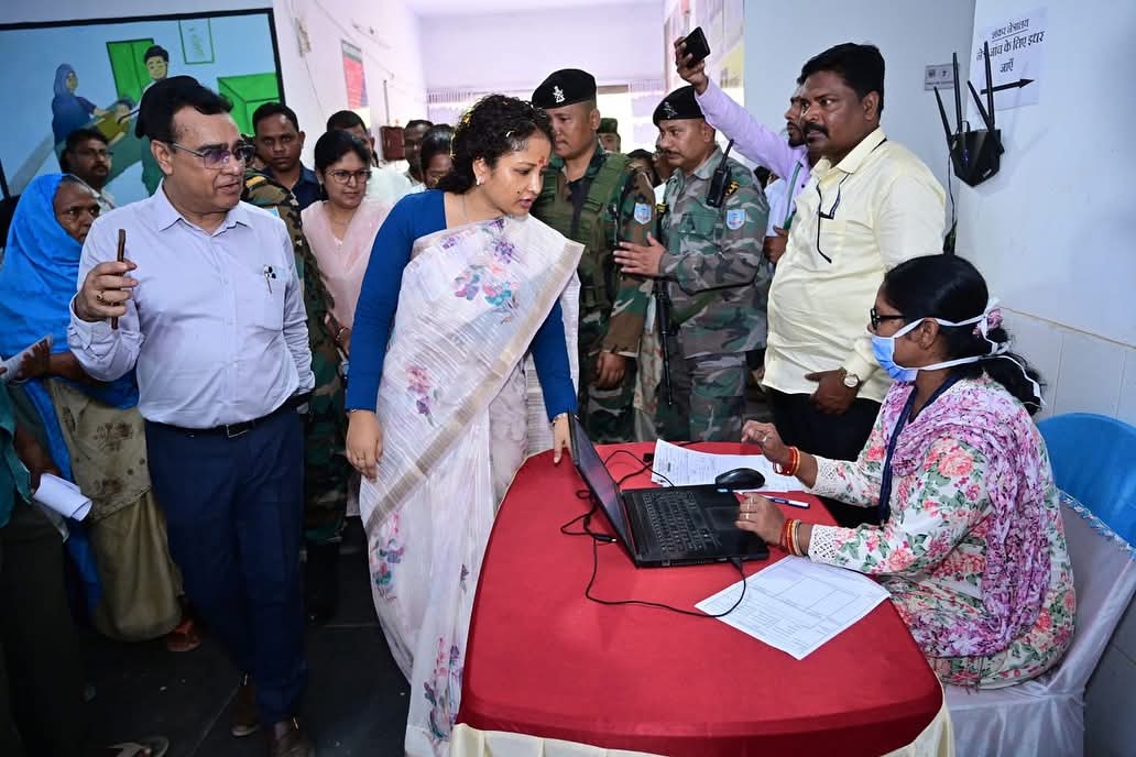 jmm_army's tweet photo. गिरिडीह के गांडेय में आज से शुरू हुआ 9 दिवसीय निःशुल्क मोतियाबिंद सर्जरी शिविर,
शंकर नेत्रालय व ओल्ड जेवरियंस एलुमनाई ट्रस्ट के सहयोग से।
हज़ारों ज़रूरतमंदों को मिलेगा मुफ़्त जाँच व ऑपरेशन का लाभ।

#Giridih  #FreeSurgery #JharkhandNews  #JMMARMY
@JmmJharkhand @JMMKalpanaSoren https://t.co/2RQmRyurJr