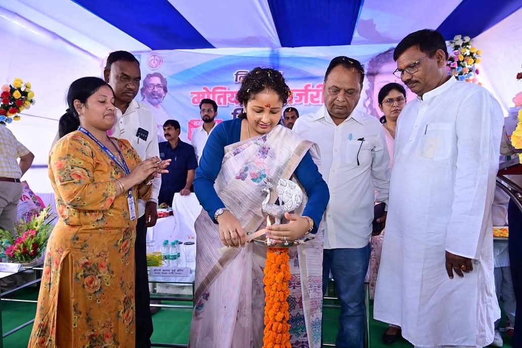 jmm_army's tweet photo. गिरिडीह के गांडेय में आज से शुरू हुआ 9 दिवसीय निःशुल्क मोतियाबिंद सर्जरी शिविर,
शंकर नेत्रालय व ओल्ड जेवरियंस एलुमनाई ट्रस्ट के सहयोग से।
हज़ारों ज़रूरतमंदों को मिलेगा मुफ़्त जाँच व ऑपरेशन का लाभ।

#Giridih  #FreeSurgery #JharkhandNews  #JMMARMY
@JmmJharkhand @JMMKalpanaSoren https://t.co/2RQmRyurJr