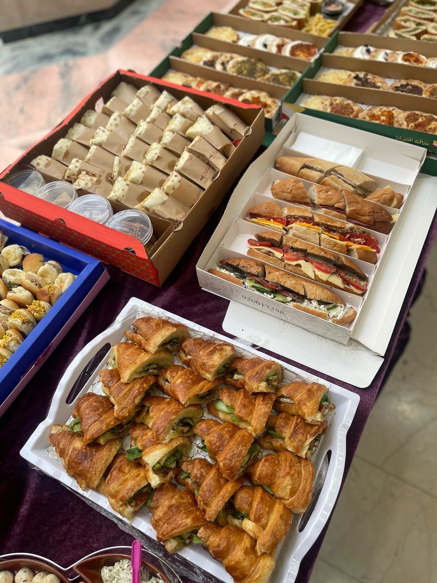 KAUPharmacy's tweet photo. جانب من احتفال منسوبات وطالبات كلية الصيدلة بشطر الطالبات بعيد الفطر المبارك وسط أجواء مليئة بالفرح والسرور وكل عام وانتم بخير🎉 https://t.co/eQ2XjUkhwd