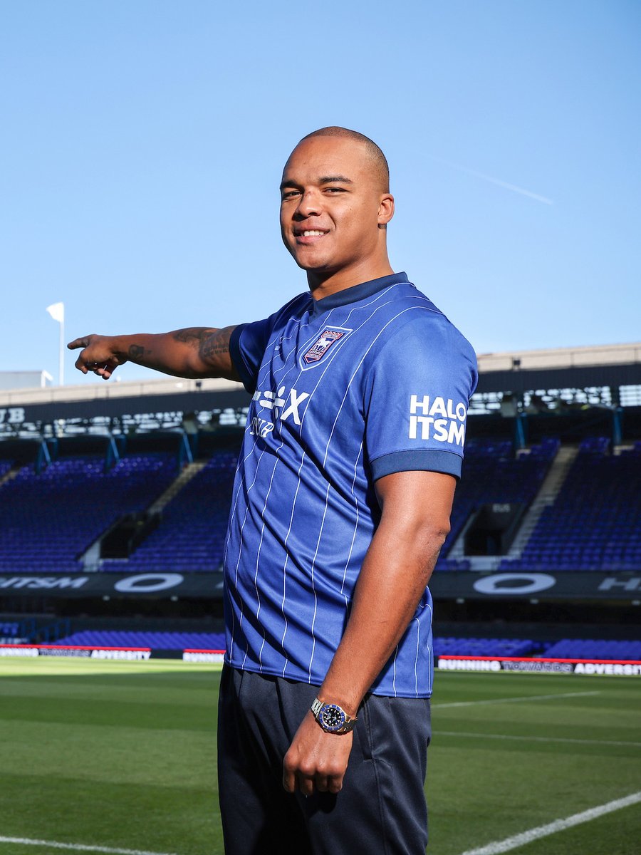 Integauto's tweet image. 2/4 A huge thank you to @FabioWardley and his brilliant team @CreightiveCo for sharing these fantastic shots from Monday’s press conference at Portman Road 📸👏 #WardleyMiller #FabioWardley #IntegrityAutomotive #PortmanRoad #FightNight #IpswichBoxing