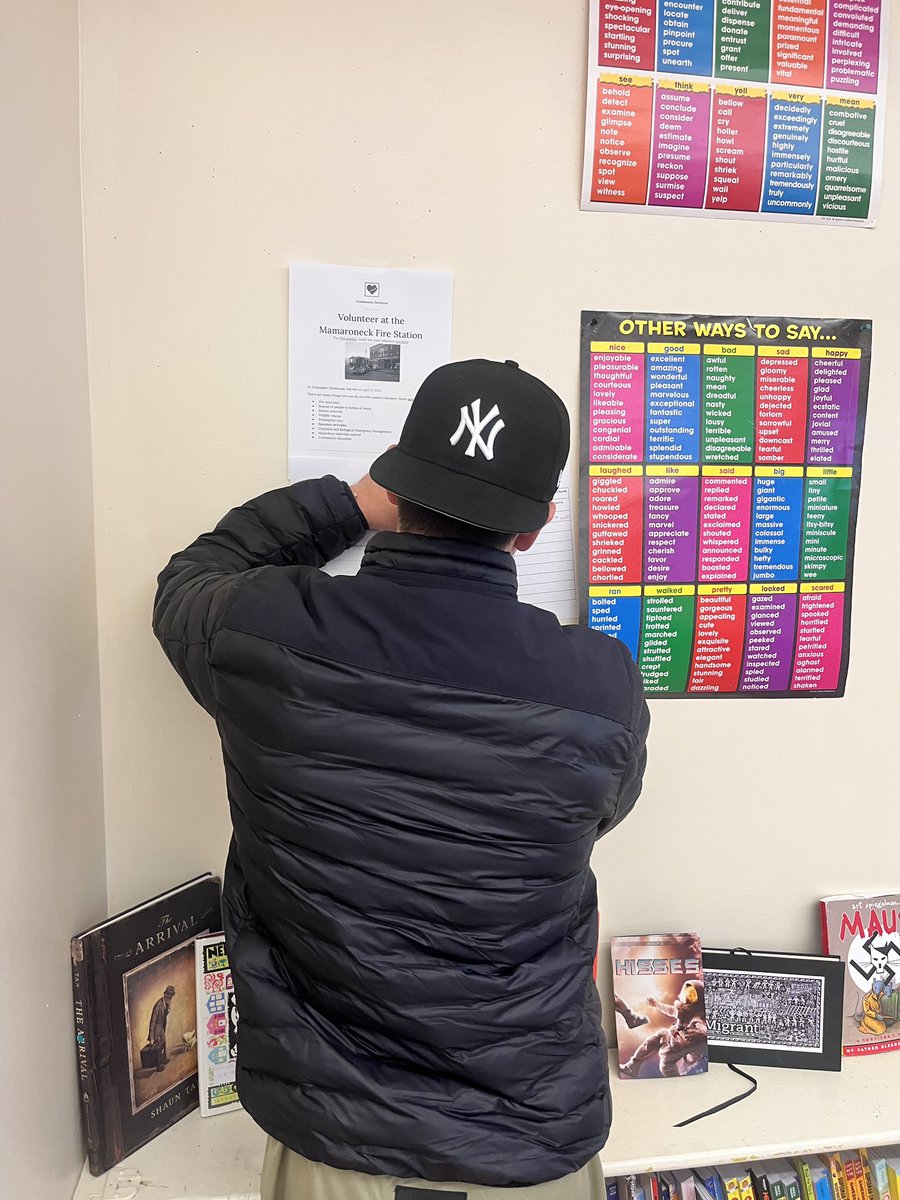 MsGallery723's tweet photo. Newcomers designed newsletters highlighting various local community services—then explored the classroom to gather info on everything their new community has to offer! https://t.co/t75mXNoTOm