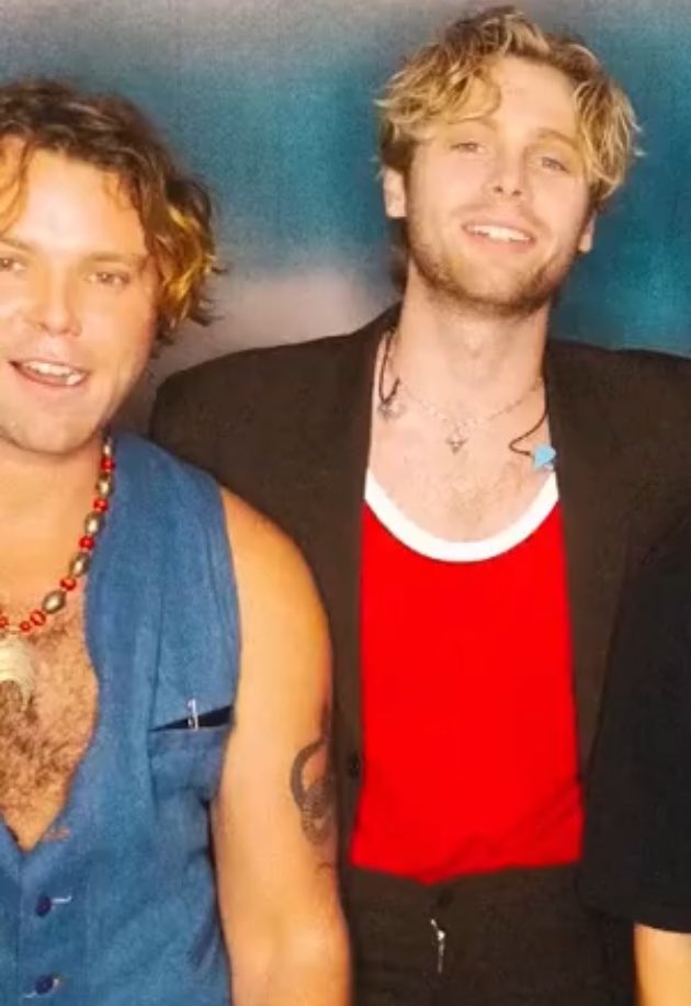 lashtoncontent's tweet photo. TMHT LASHTON https://t.co/nzEtIqIQ1t