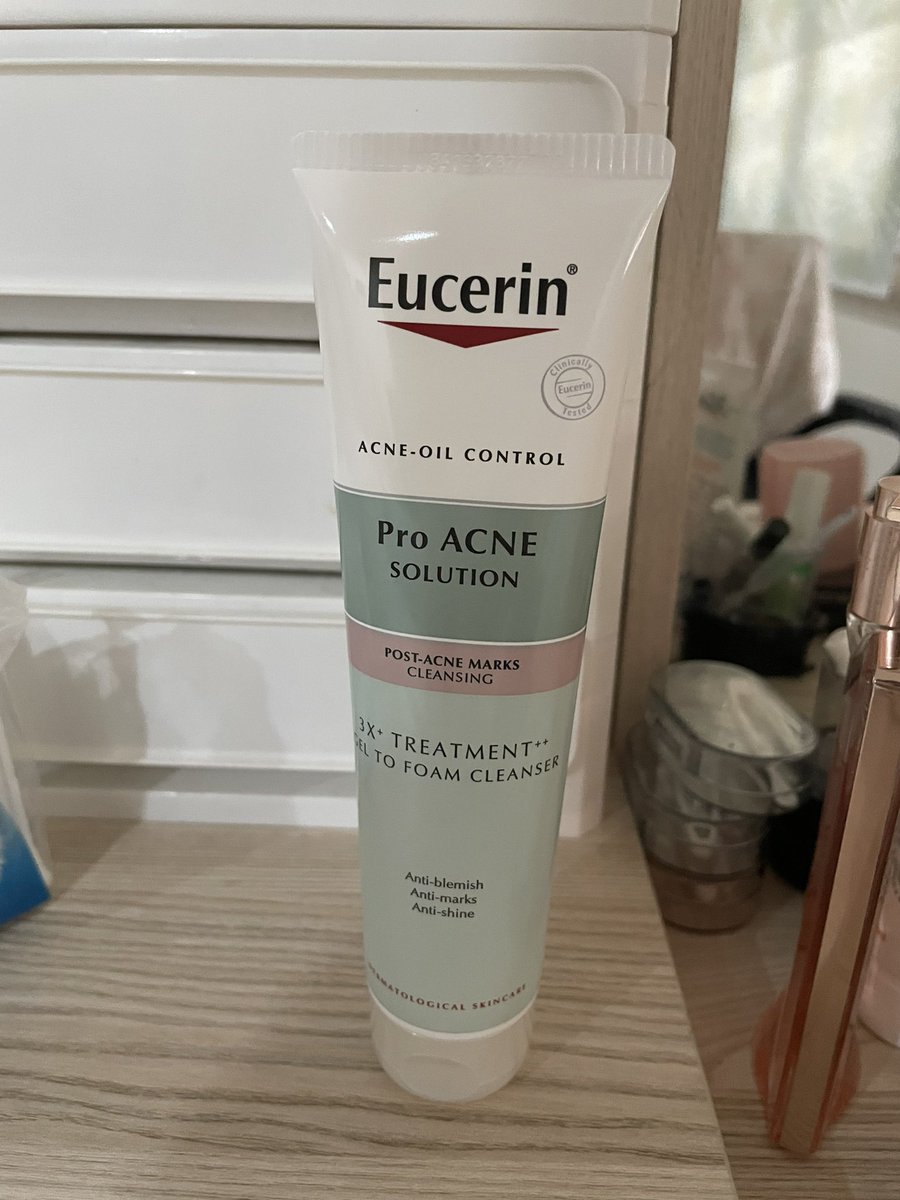 New Eucerin pro acne ล้างหน้า
ขาย 390 (shop630) 
Exp05/27
ของแท้ ไม่แท้ยินดีคืนเงินจ้า
#eucerin #ส่งต่อสกินแคร์ #ส่งต่อคสอ #คสอมือสอง #สกินแคร์มือสอง #ส่งต่อเครื่องสำอาง  #skincarethailand #sephorathailand  #biodermathailand #ตลาดนัด #cerave