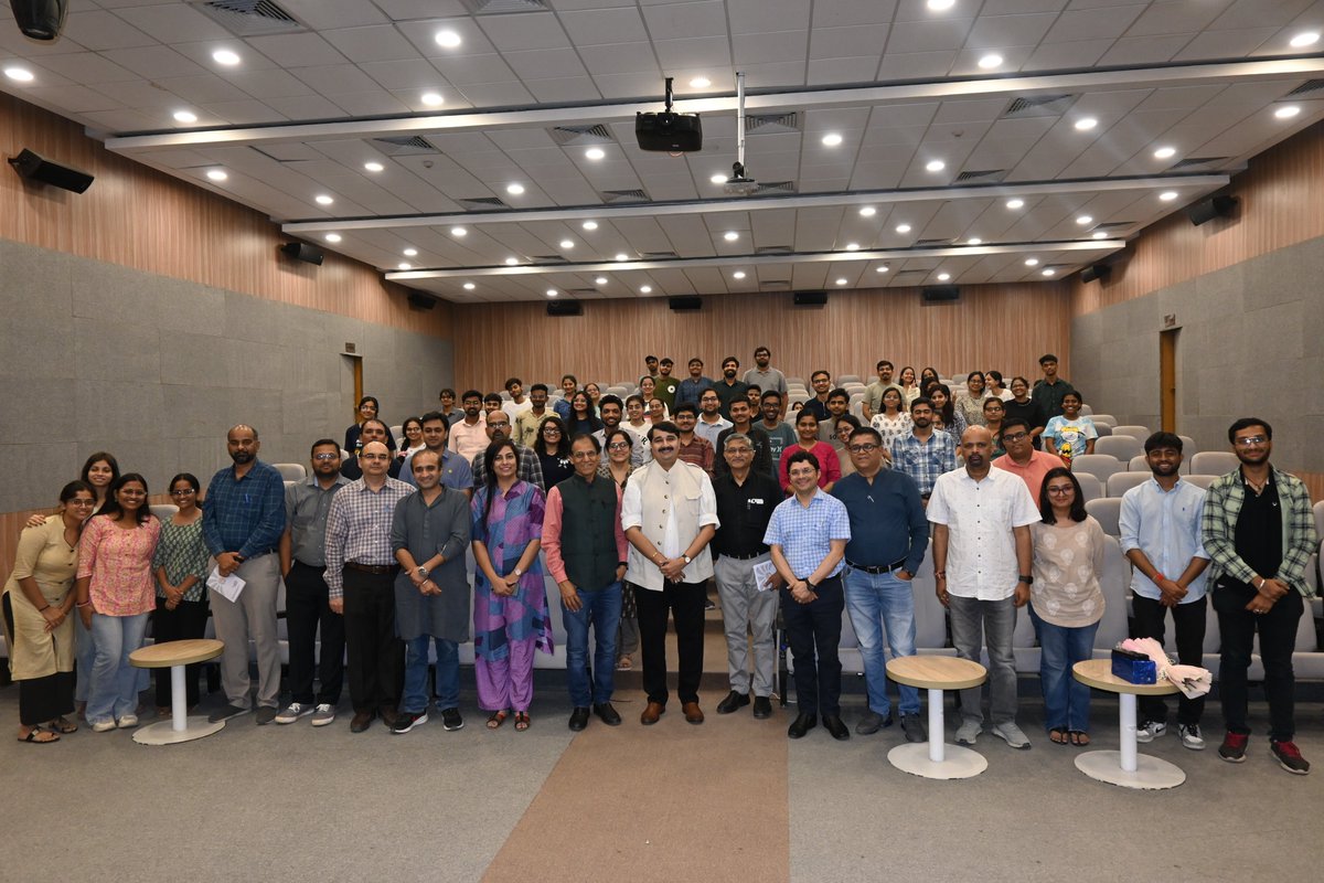 GujBiotechUni's tweet photo. GBU recently hosted an engaging session on the National Education Policy (NEP) 2020. We were honored to have Prof. Dr. Gurudutta Japee, a distinguished faculty member from Gujarat University. 

#NEP2020 #EducationRevolution  #CriticalThinking #MultidisciplinaryLearning https://t.co/WDtgnkIqbL