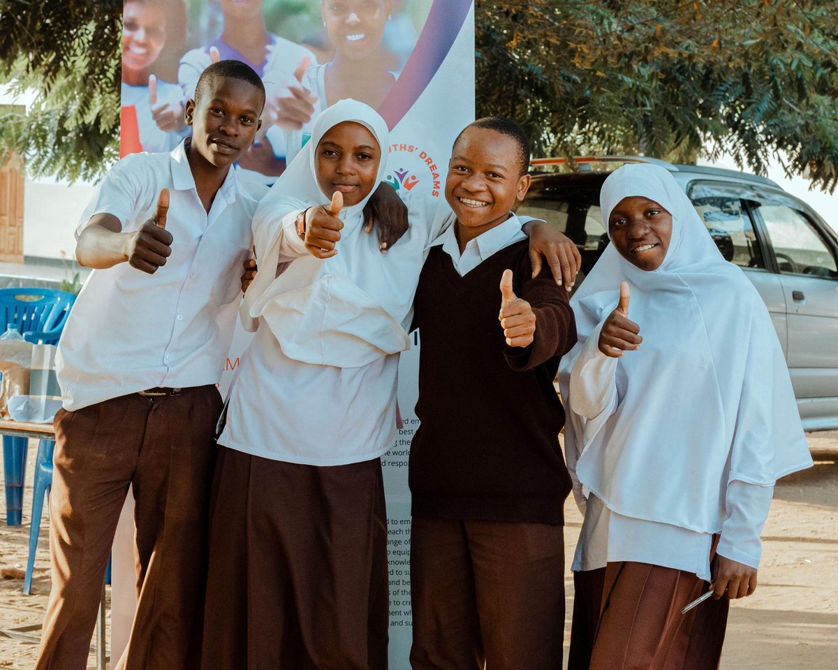 sydf_tz's tweet photo. Kizazi chenye maarifa, kizazi chenye nguvu! Tumeweza kuwafikia na kuwapatia wanafunzi hawa elimu ya Afya ya Uzazi kwa Vijana (SRHR) na Afya ya Akili kwa pamoja tunajenga jamii yenye ufahamu, usawa, na matumaini. Hii ni zaidi ya semina, ni uwekezaji kwa vizazi vijavyo. #SRHR https://t.co/POk3x4lGRw