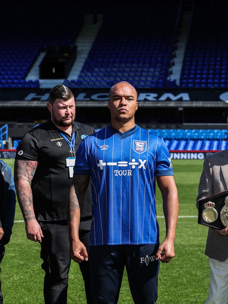 Integauto's tweet image. 3/4 A huge thank you to @FabioWardley and his brilliant team @CreightiveCo for sharing these fantastic shots from Monday’s press conference at Portman Road 📸👏 #WardleyMiller #FabioWardley #IntegrityAutomotive #PortmanRoad #FightNight #IpswichBoxing