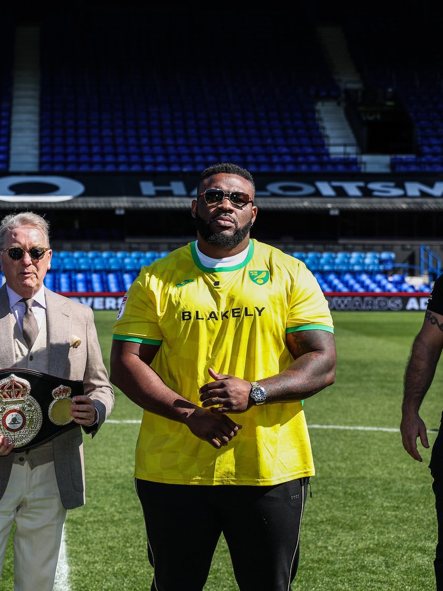 Integauto's tweet image. 3/4 A huge thank you to @FabioWardley and his brilliant team @CreightiveCo for sharing these fantastic shots from Monday’s press conference at Portman Road 📸👏 #WardleyMiller #FabioWardley #IntegrityAutomotive #PortmanRoad #FightNight #IpswichBoxing