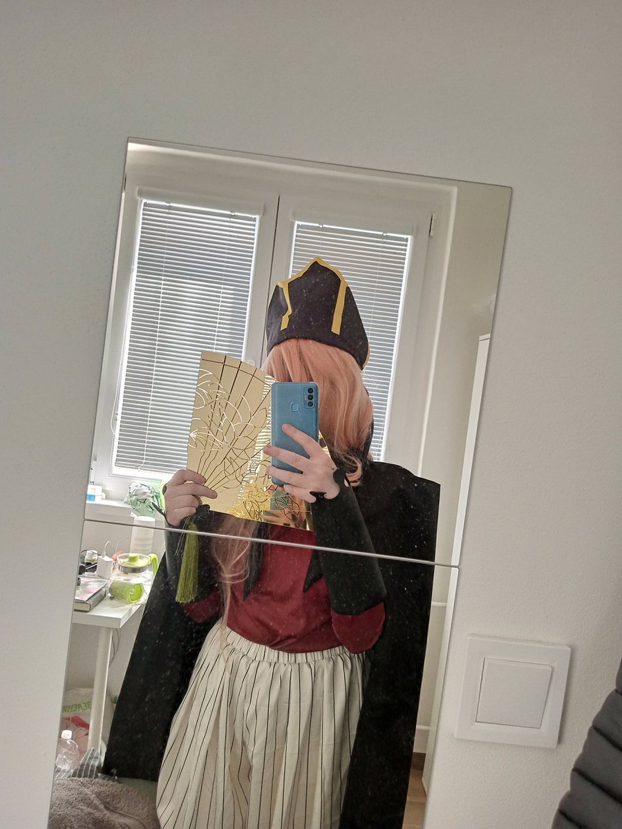 storyteller613's tweet photo. hi (ignore the mess at the background) https://t.co/2ZY2zYtWHp