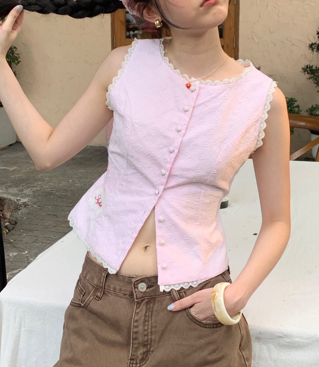 missp_mystaery's tweet photo. how about pink with brown ? 👀🎀🐿️ https://t.co/dG0r6Dsy1B